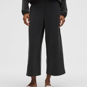 Lululemon Athletica Black Softstreme Wide-Leg Cropped Pants